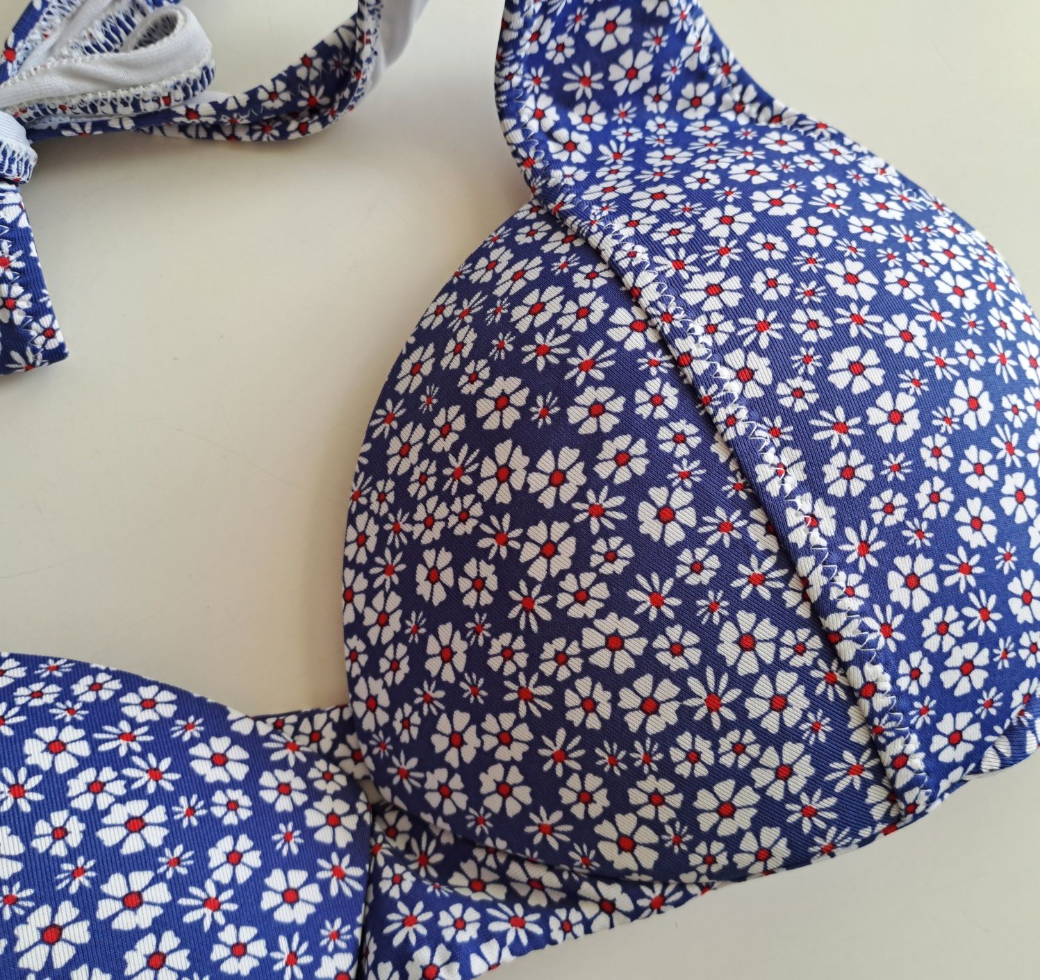 Calzedonia stanik kąpielowy rozmiar EU 80B/75C/70D góra od bikini