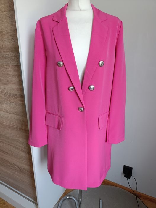 Marynarka damska różowa z guzikami długa elegancka