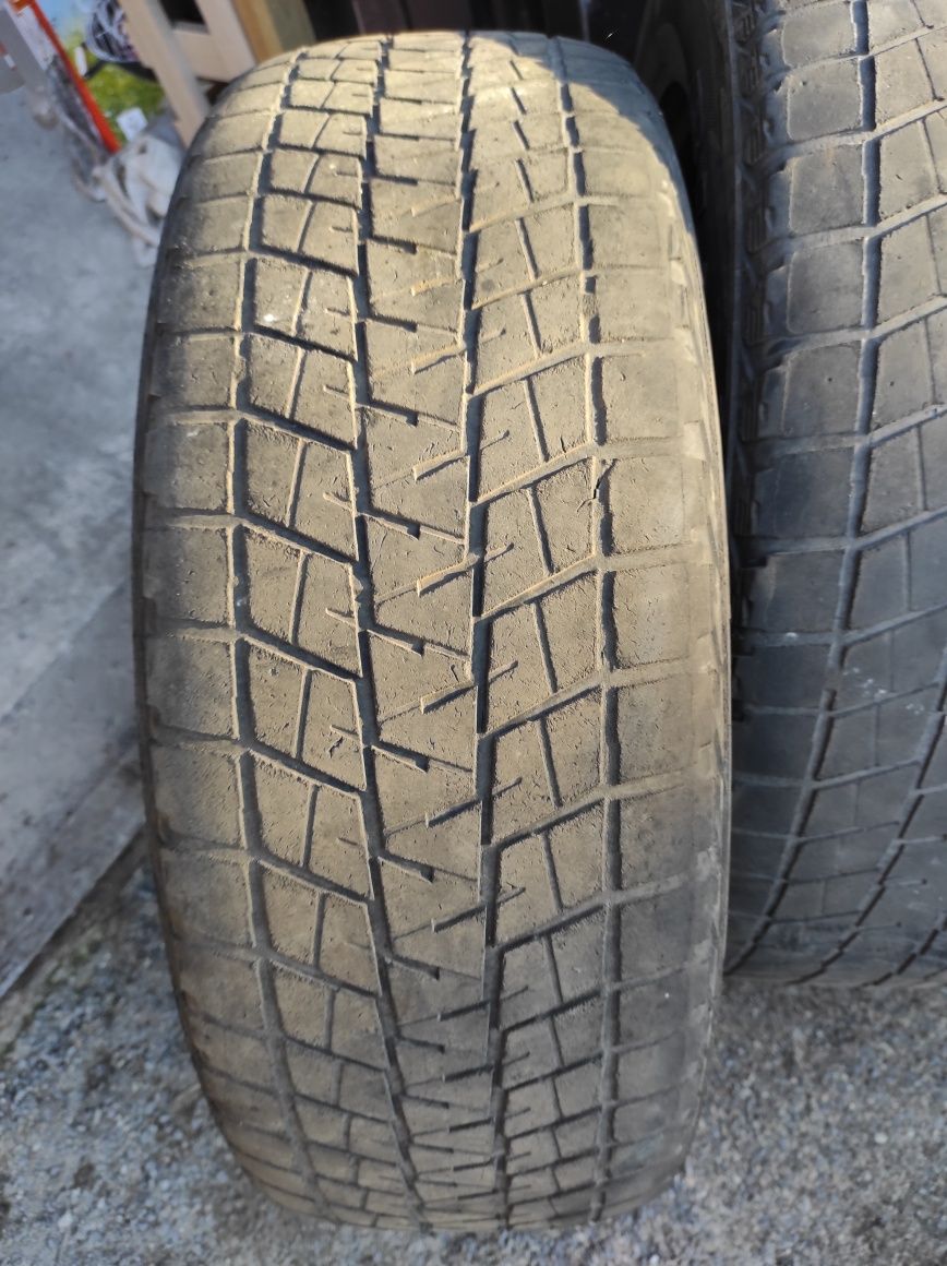 Продам шини Bridgestone Blizzak 225/65R70 б/в