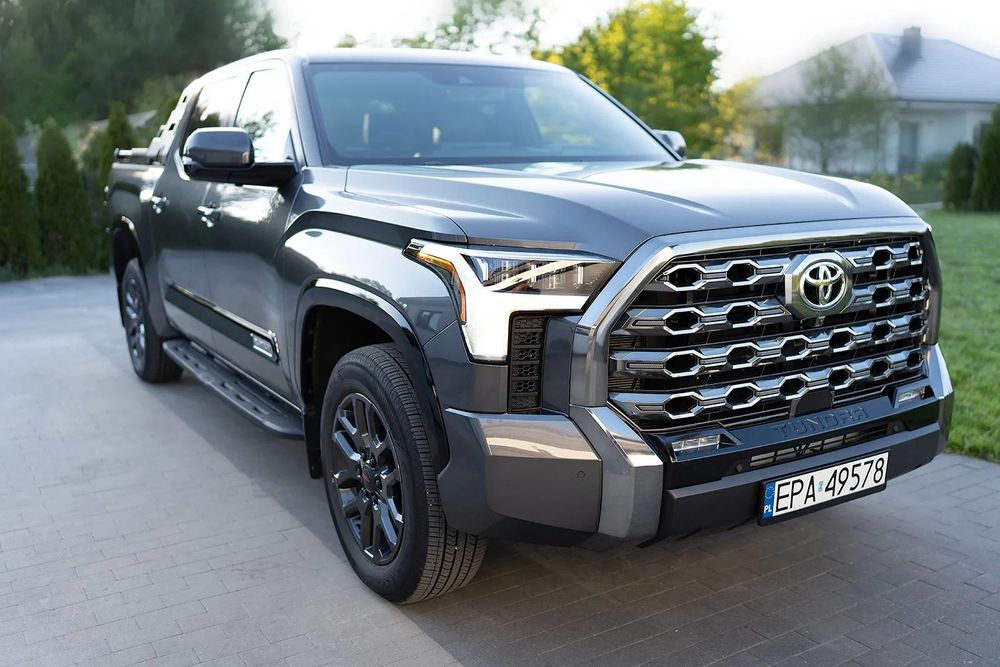 Toyota Tundra TOYOTA TUNDRA PLATINIUM 2024 4X4 V6 -color magnetic gray metalic