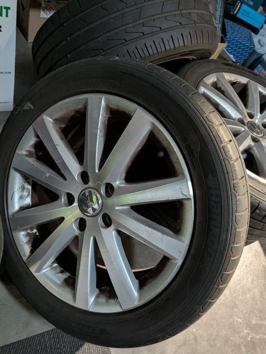 Jantes 17" originais VW — 7.5x17 H2 ET* com pneus Hankook quase novos