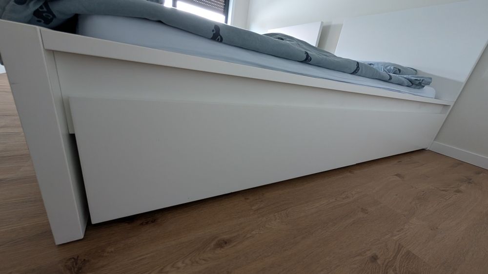 Quarto (duas) crianças.