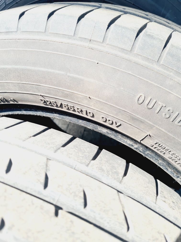 Komplet opon 225/55 R19 Toyo letnie