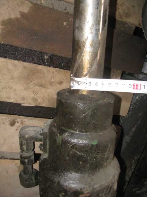 Гідроциліндр довжина 90 см.