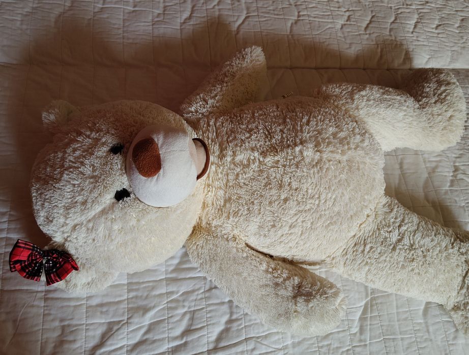 Duży, puszysty biały miś, przytulanka, na prezent, do dekoracji
