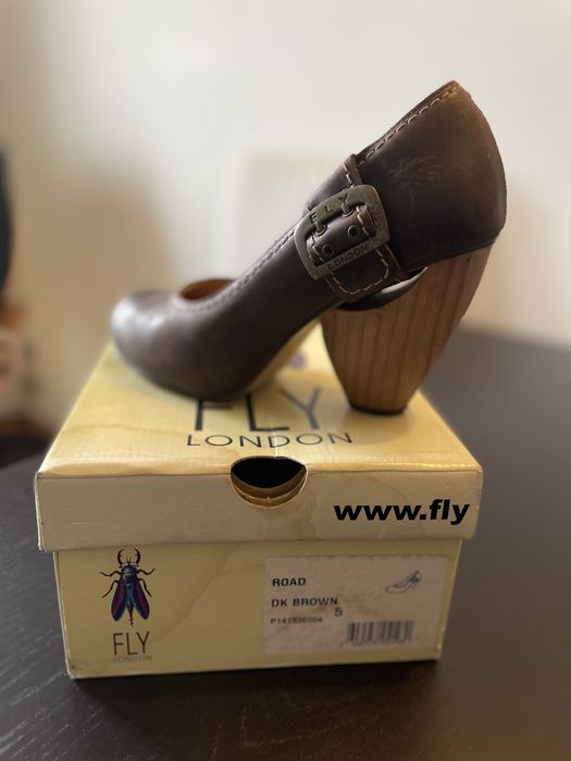 Sapatos fly modelo Road tamanho 38