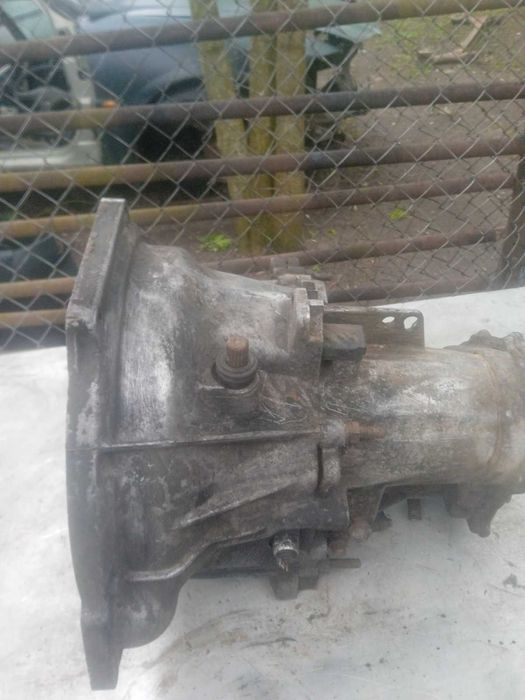 Корпус фільтра повітряного форд ескорт карбюратор моноінжектор шрот