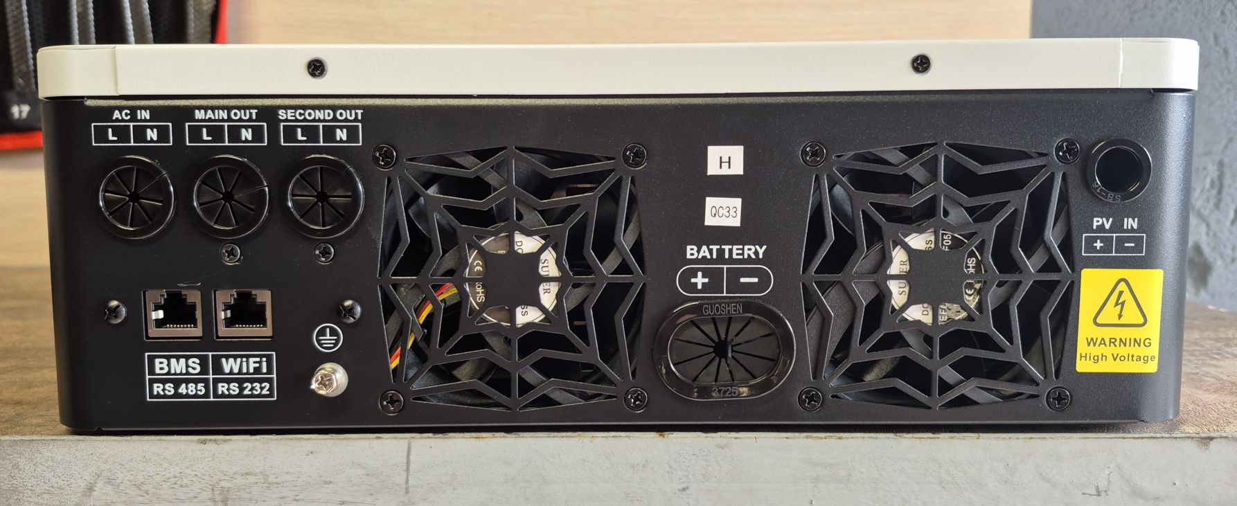 Інвертор hybrid inverter