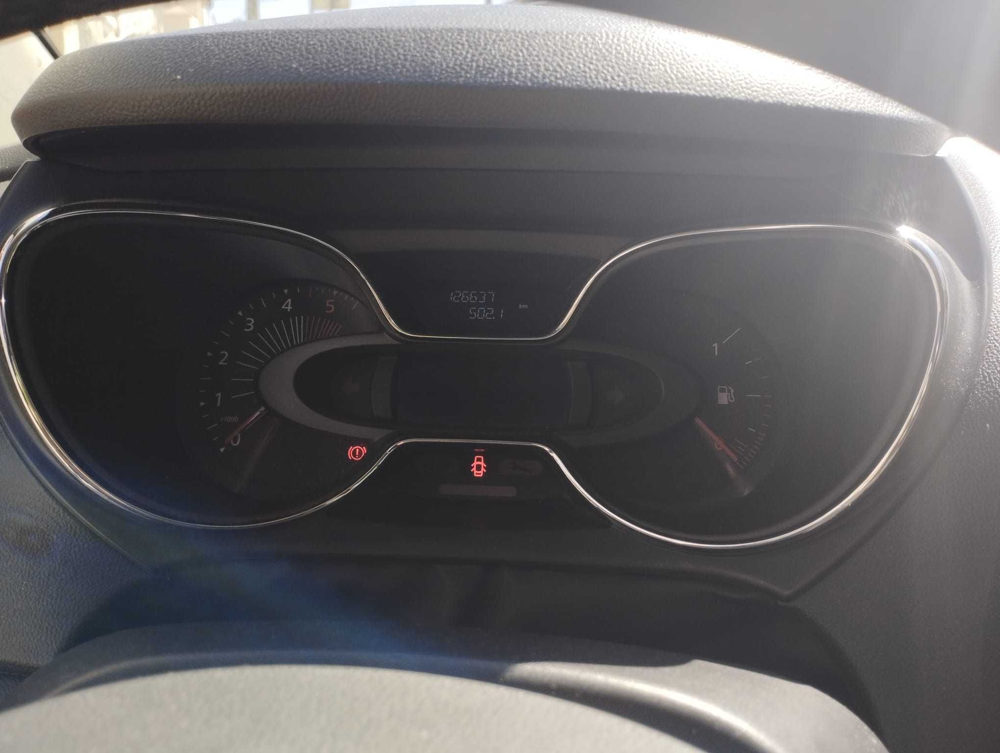 Renault Captur 2016, Cor Laranja, Estado: Muito Bom /Alguns arranhões