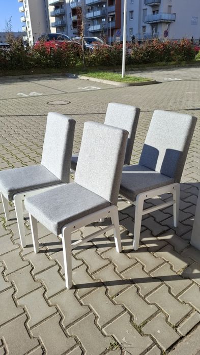 Sprzedam 4 krzesła