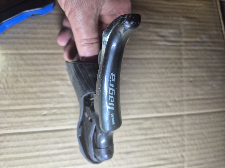 Prawa klamkomanetka shimano tiagra