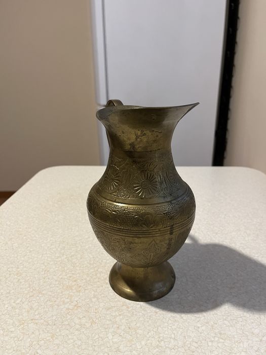 Mosiężny dzban 22 cm wysokości