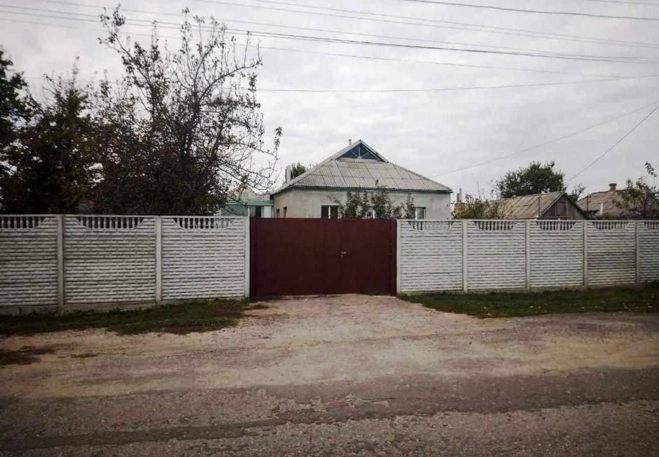 Продам  дом в Березановке с большим участком