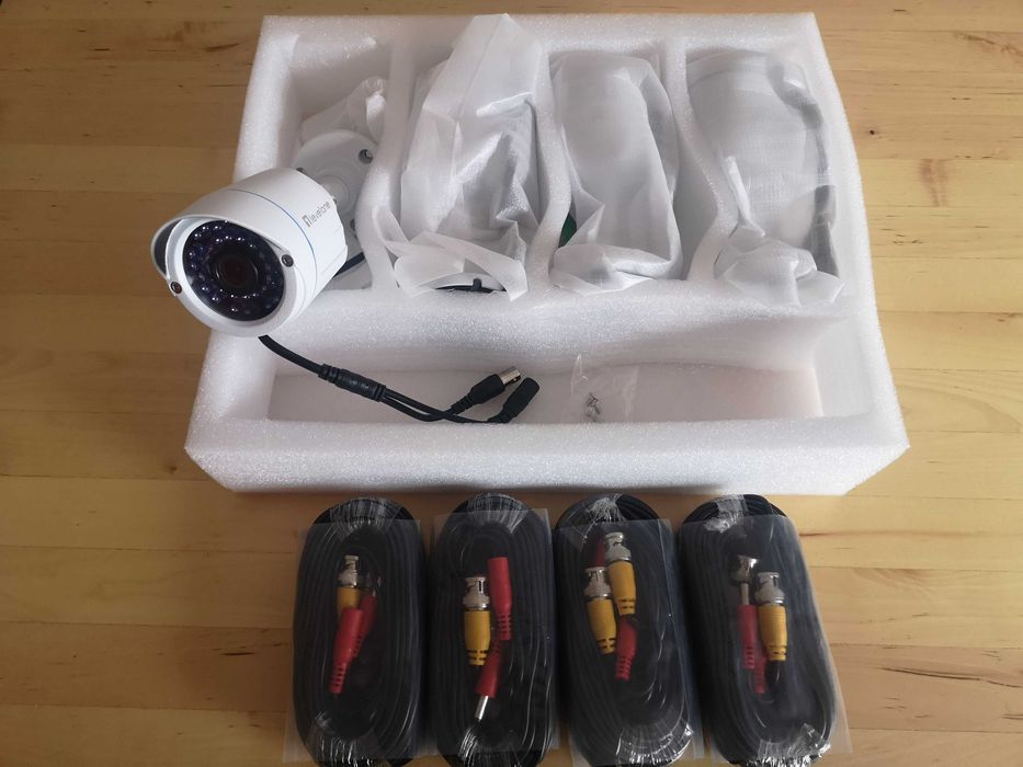 Sistema CCTV de 4 câmaras de visão nocturna (novo, nunca foi usado)