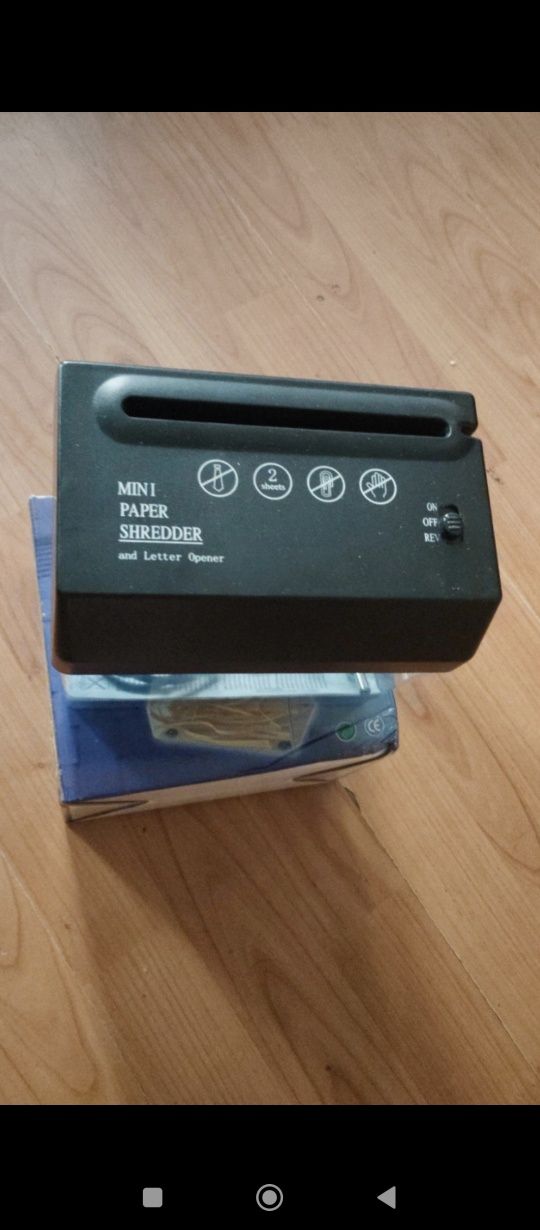 Mini niszczarka USB do papieru