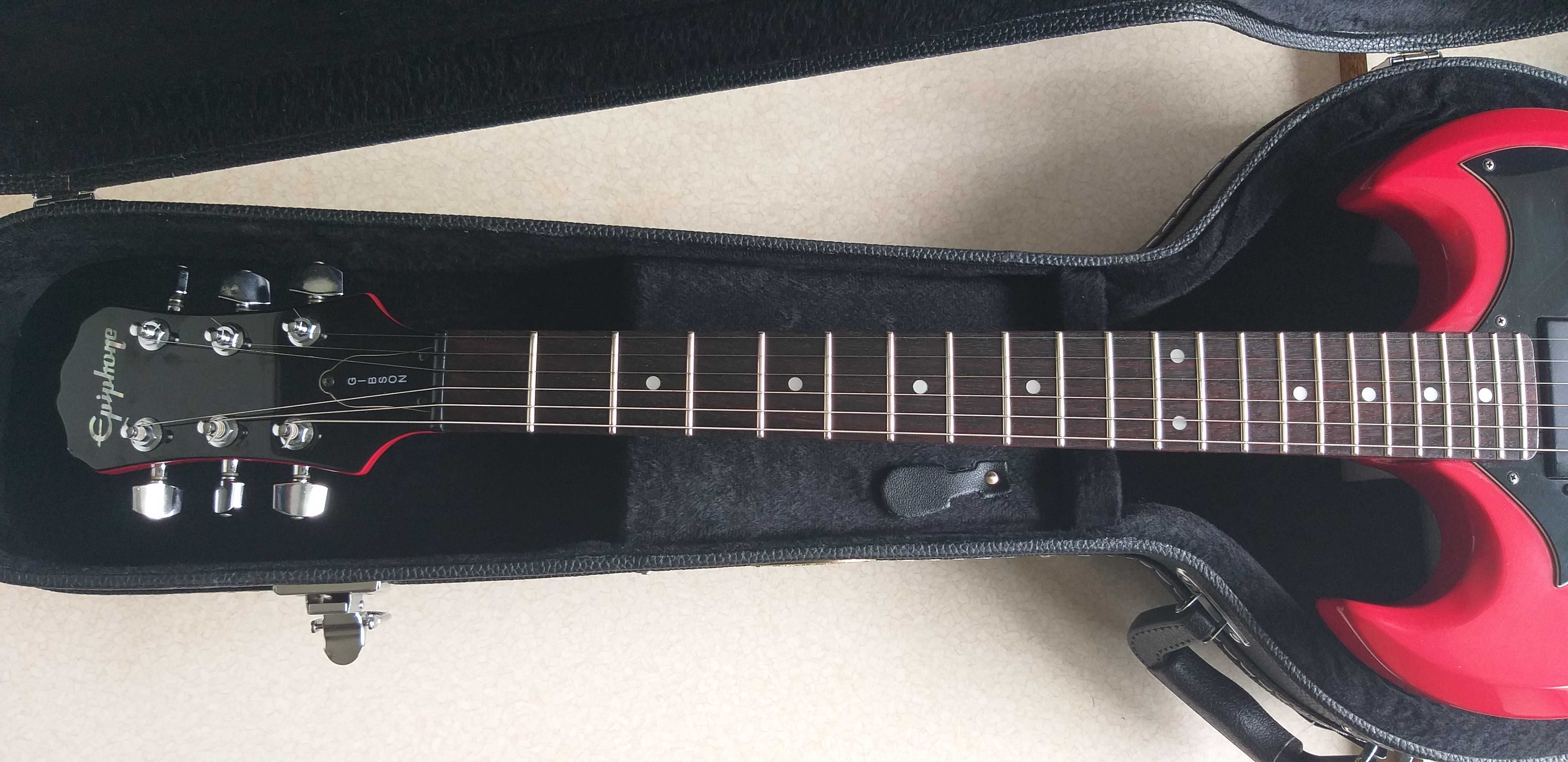 Гитара EPIPHONE SG G310-R с кейсом.