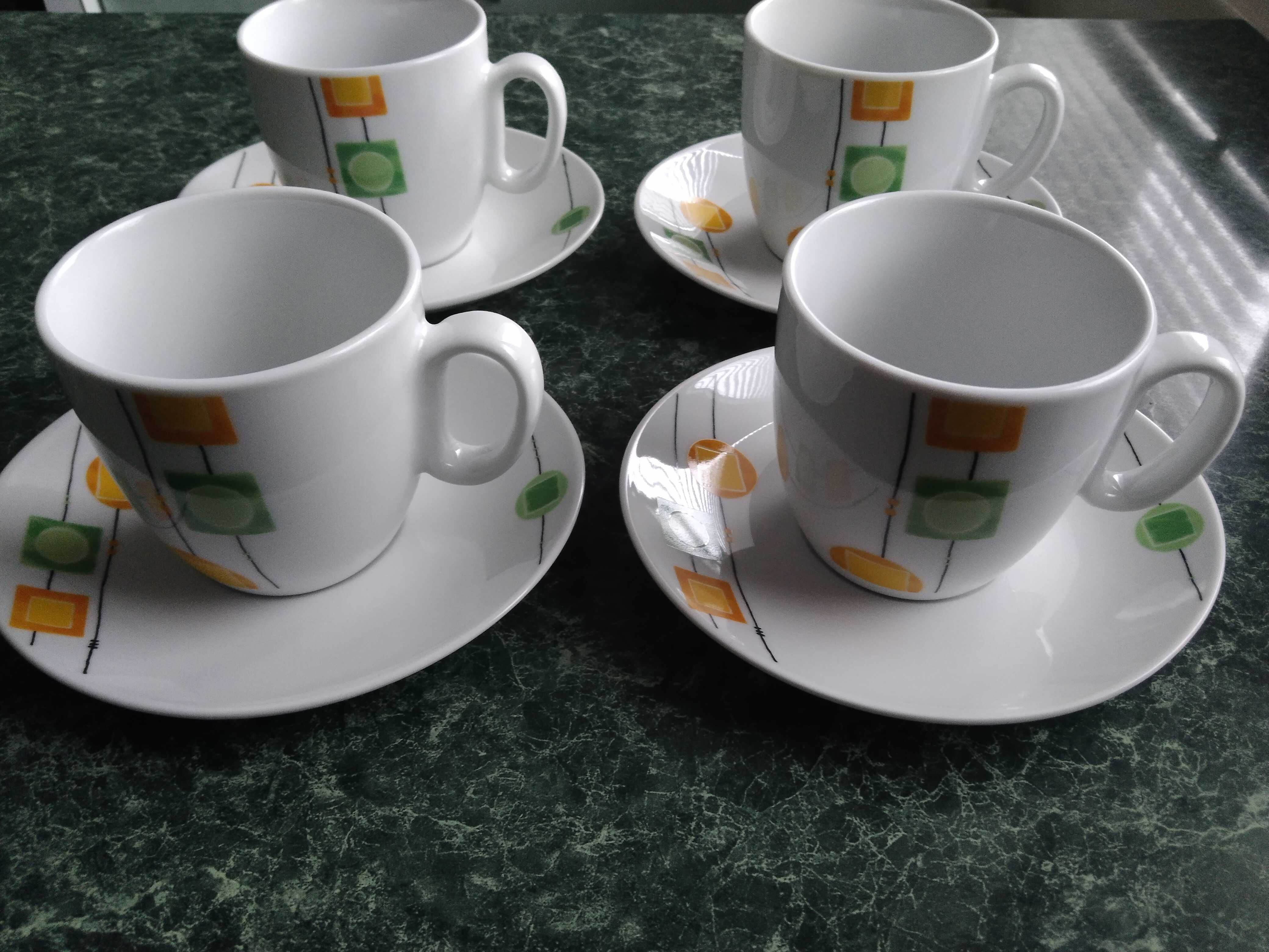 Filiżanki z porcelany