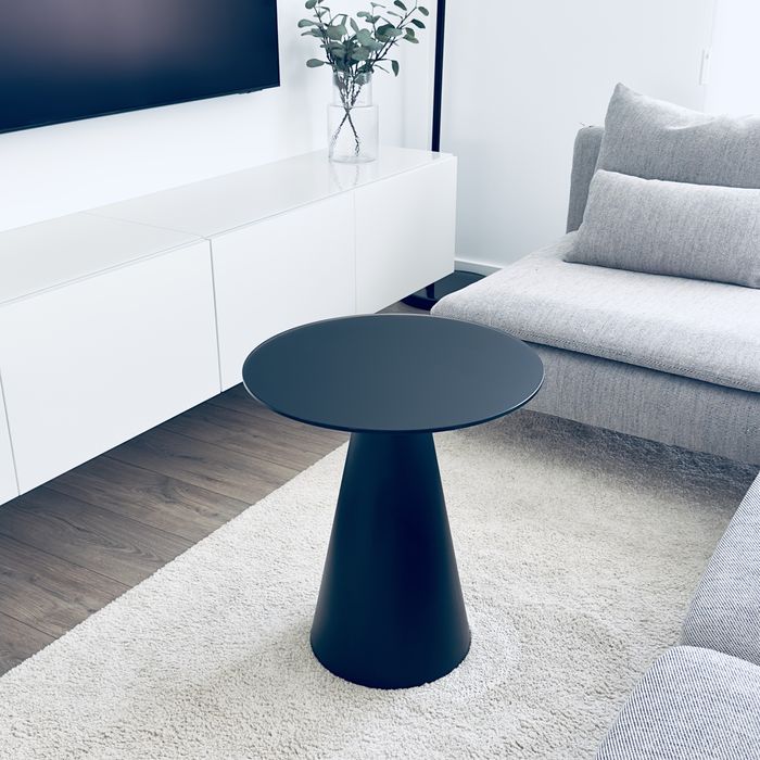 Mesa de apoio Wilshire de vidro preta Kave Home