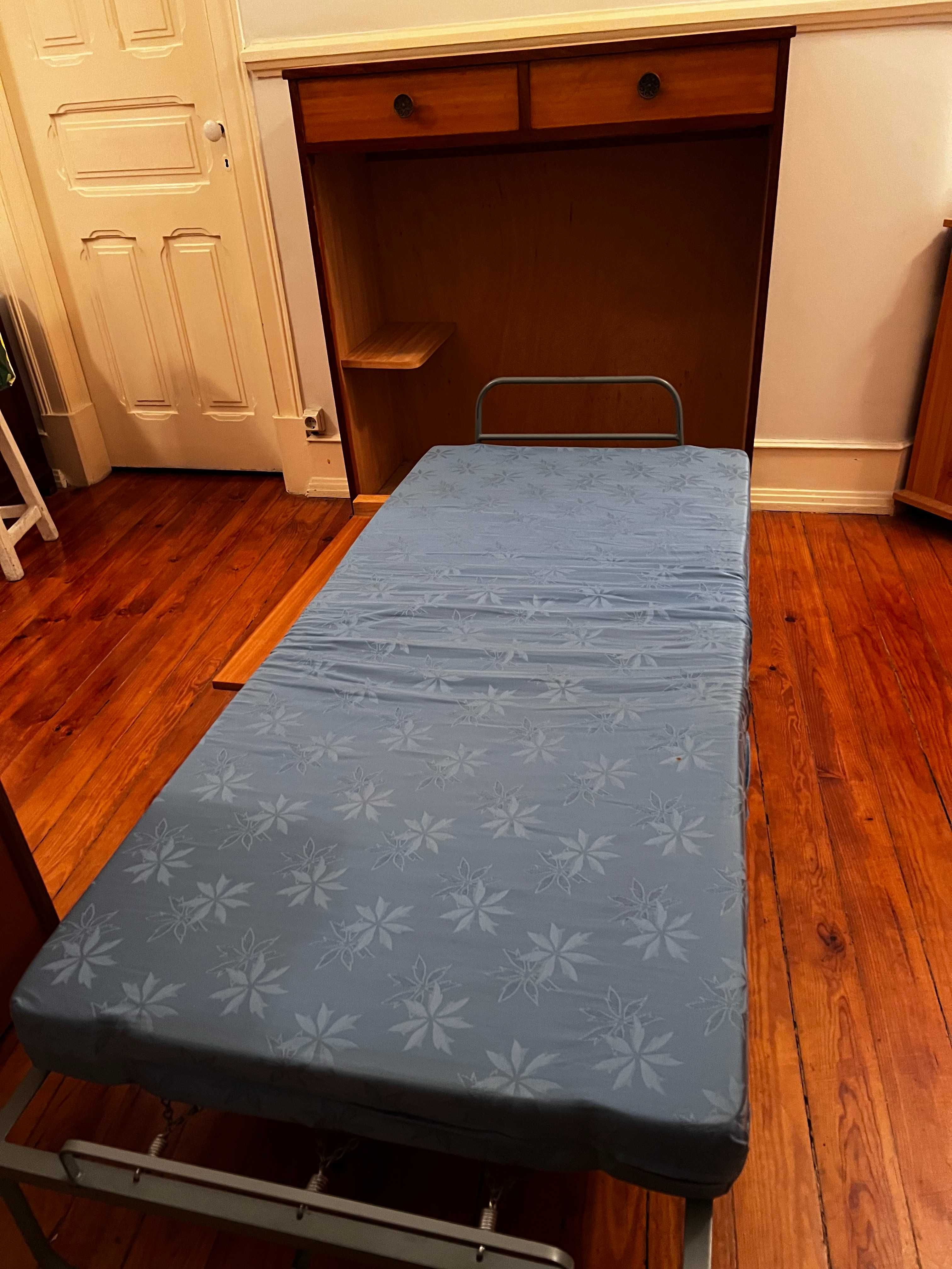Móvel Cama e colchão