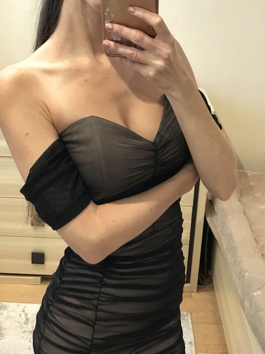 Чорна довга облягаюча сукня з корсетом і сіткою — розріз XS-S