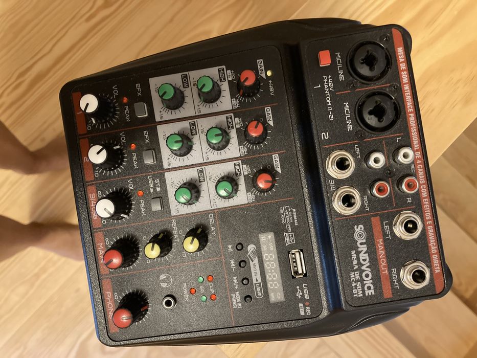 Mesa de Som Soundvoice MC4-BT