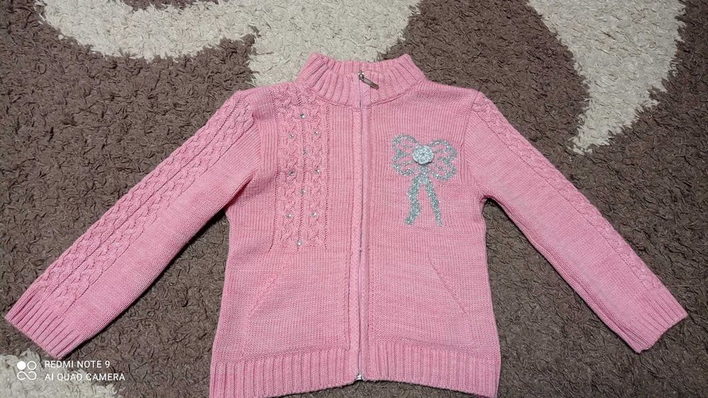 Сведрик для дівчинки