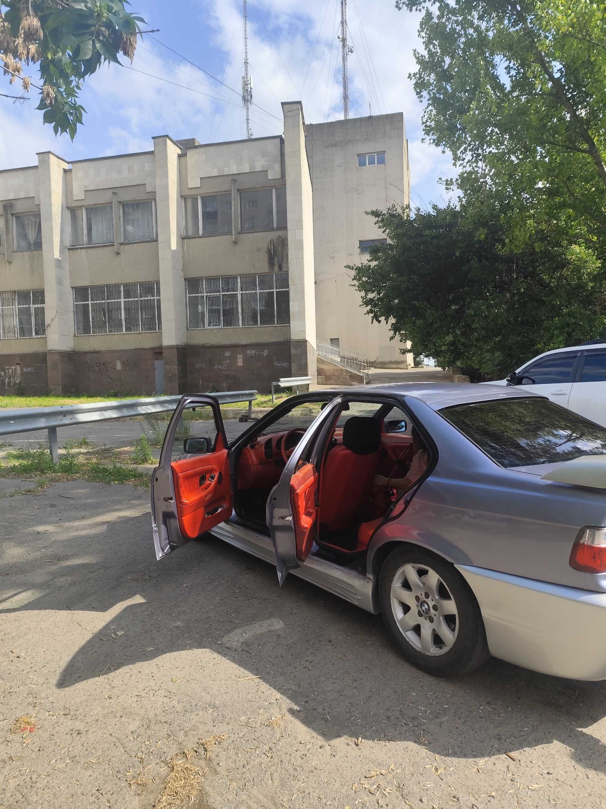 Продам BMW E36 тюнінг проект.