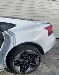 Audi E-Tron GT traseira completa