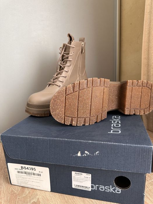 Черевики жіночі бежеві нові 37р Braska