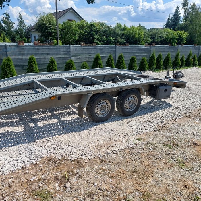 Wynajem przyczep lawet przyczepka motocyklowa przyczepki aut busów