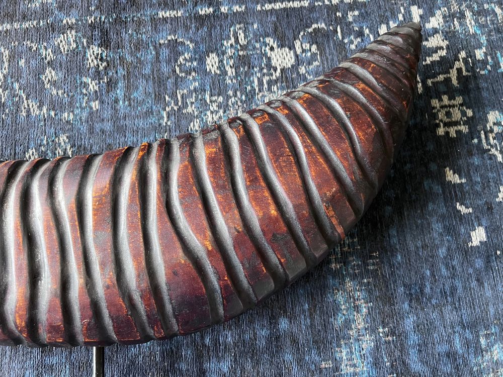 Rzeźba drewniany róg 87 cm Domoteka