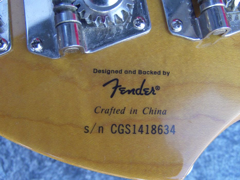 Gitara  basowa Squier  Fennder Jazz Bass
