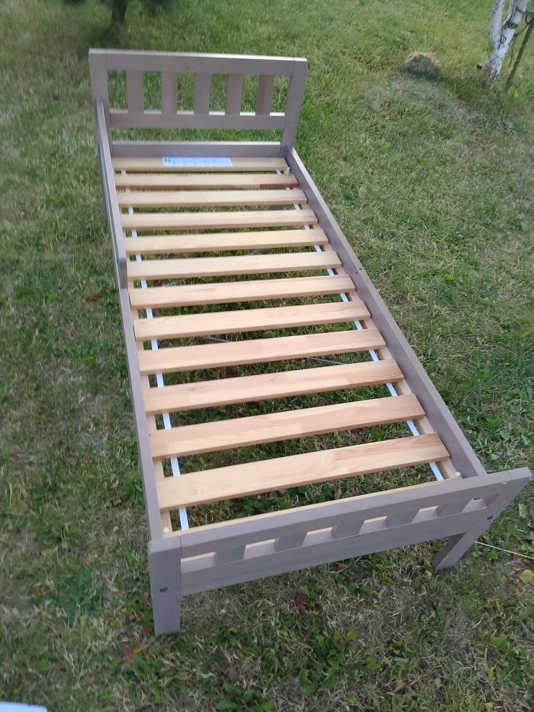 Łóżko dziecięce IKEA z materacem