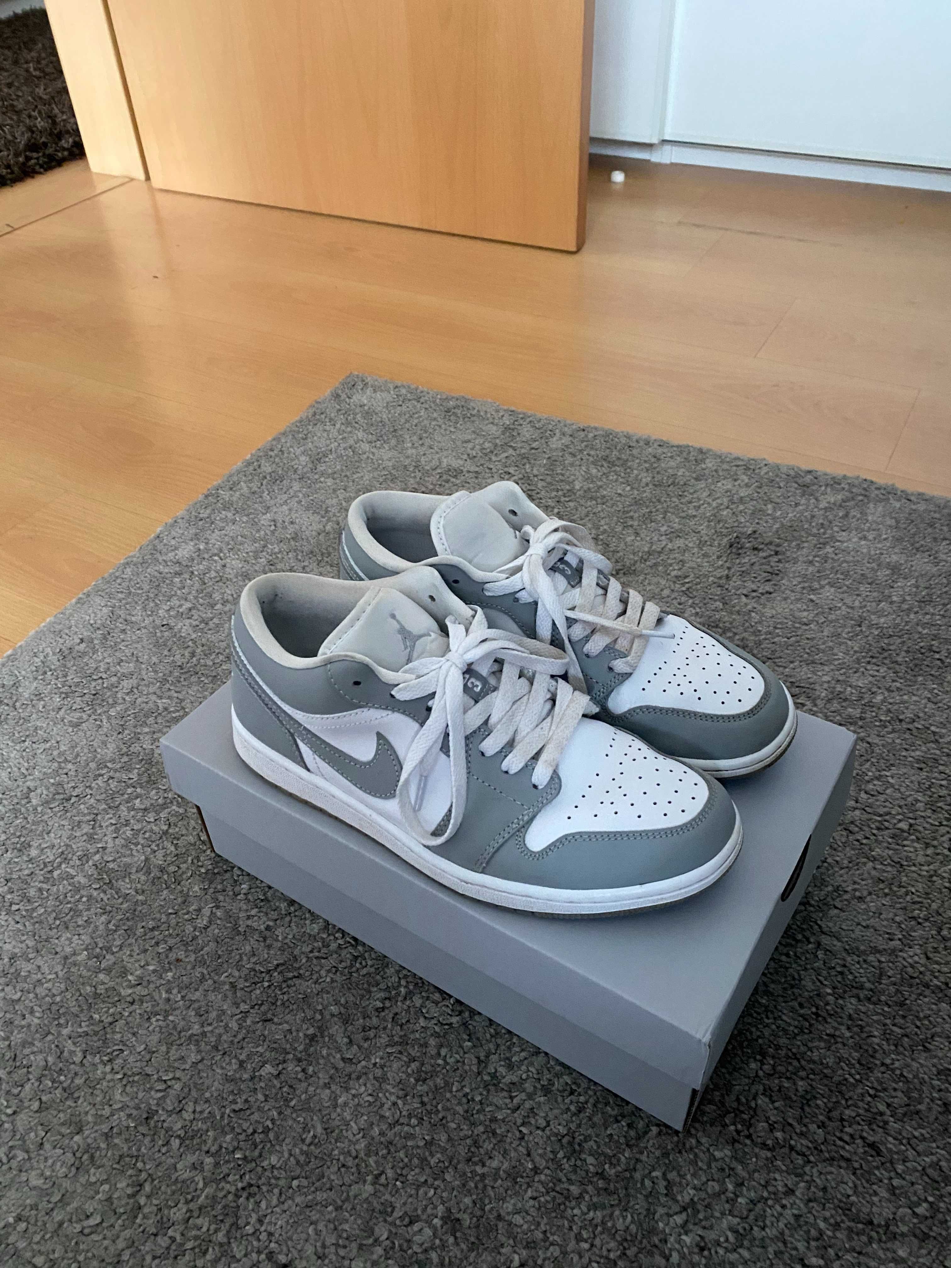 Sapatilhas Air Jordan 1 Low Vintage Grey