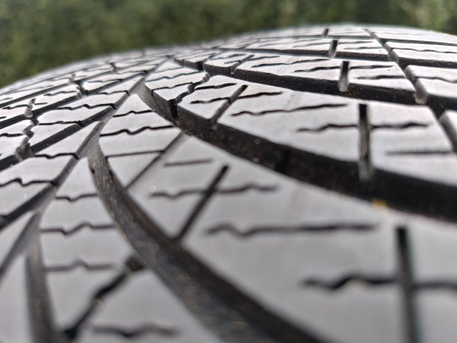 1szt Goodyear Vector 4 Season Gen-3 225/50/17 98W 6mm 2023rok