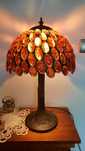 Lampa stolikowa z bursztynami