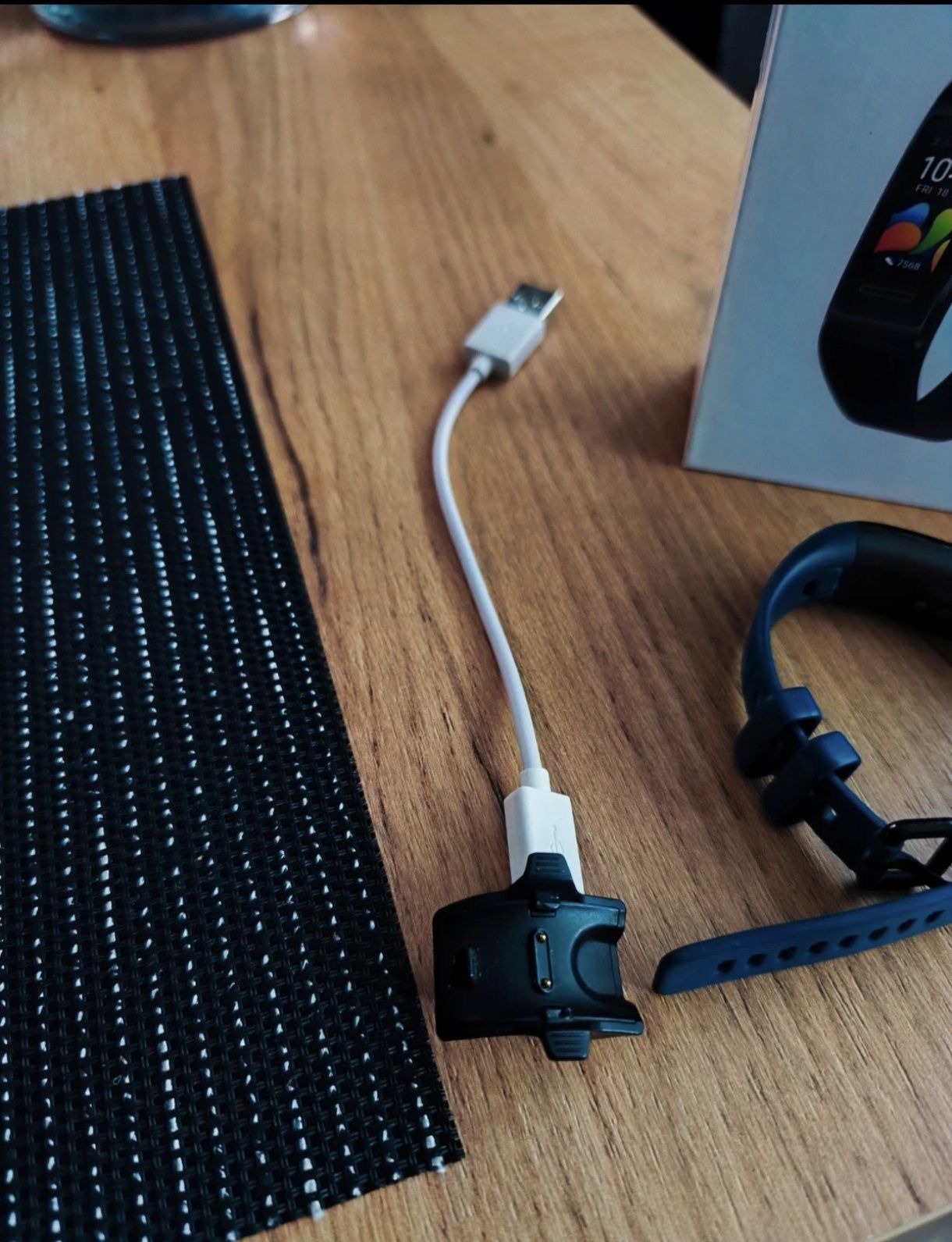 Huawei Band 4 Pro + dodatki