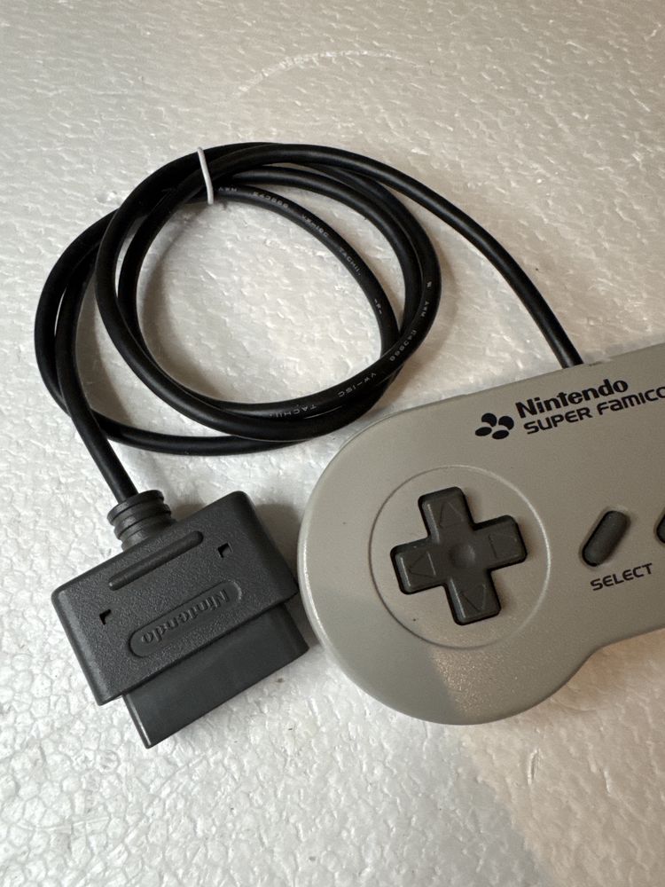 Kontroler pad do Nintendo Super Famicom / Super Nintendo SNES shvc-005