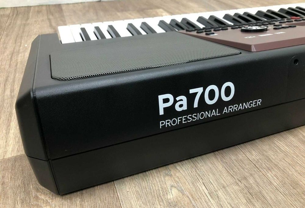 Korg PA700 novos por estrear com garantia e fatura em seu nome