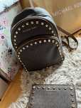 Michael Kors plecaczek rhea plecak brązowy monogram logowany złote