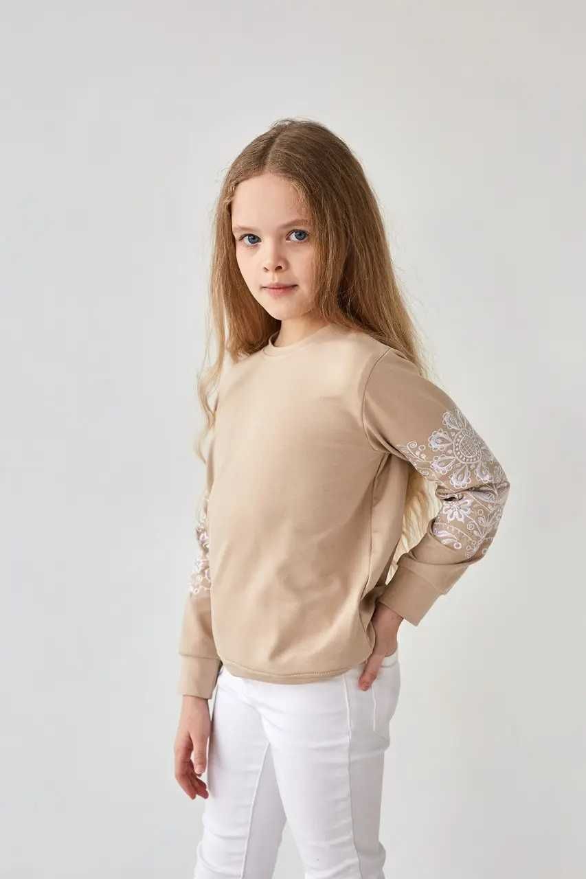 Bluza z wiskozy dla dziewczynki beżowa z białym haftem r.134