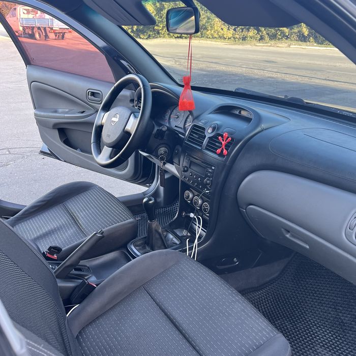 Nissan Almera 1.6 2008