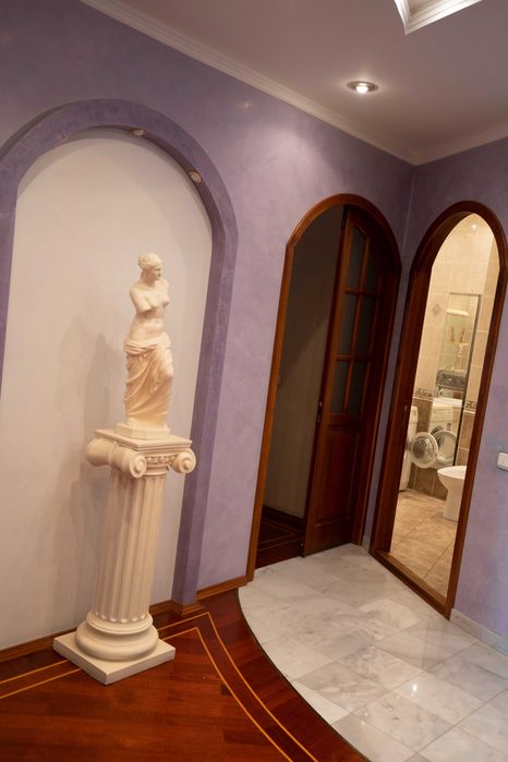 Продам 3кімнатну на вул. Дмитрівський 13а Цирк Золотоустівська