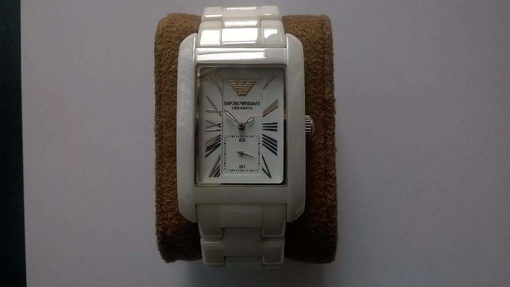 Relogio Emporio Armani com bracelete em ceramica branca