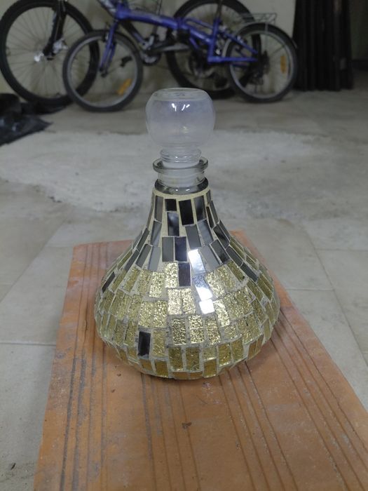 Jarra decorativa em bom estado