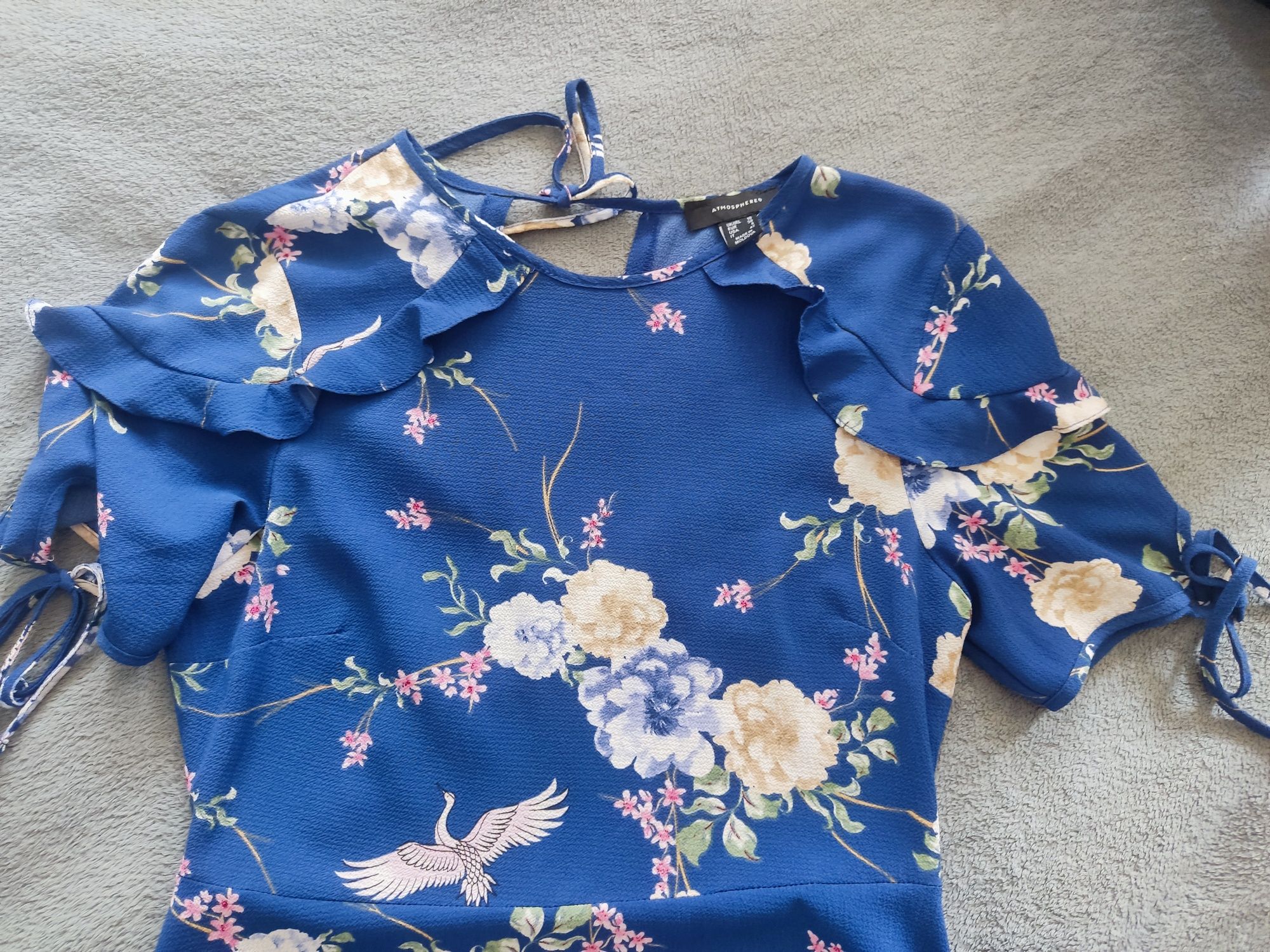 Sukienka w kwiaty