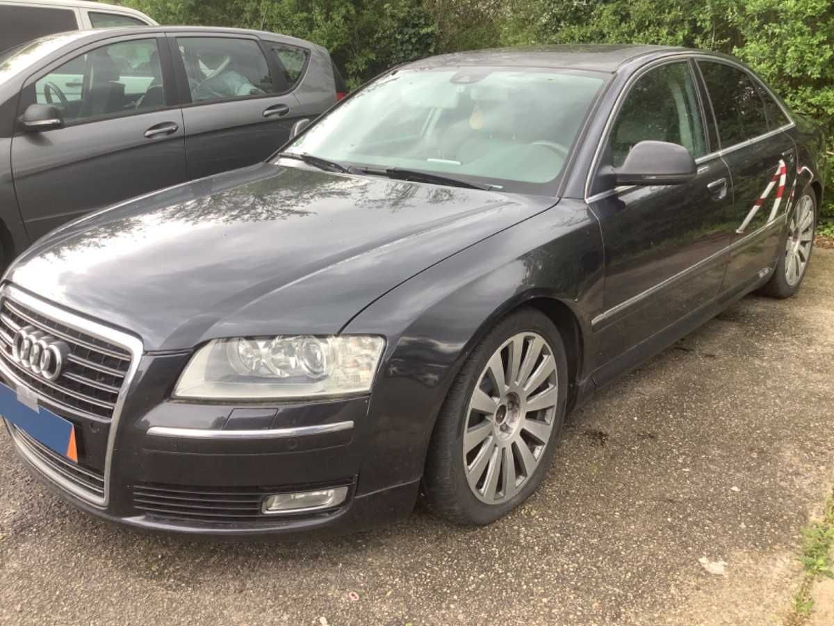 Audi / A8 4.2 V8 FSI quattro