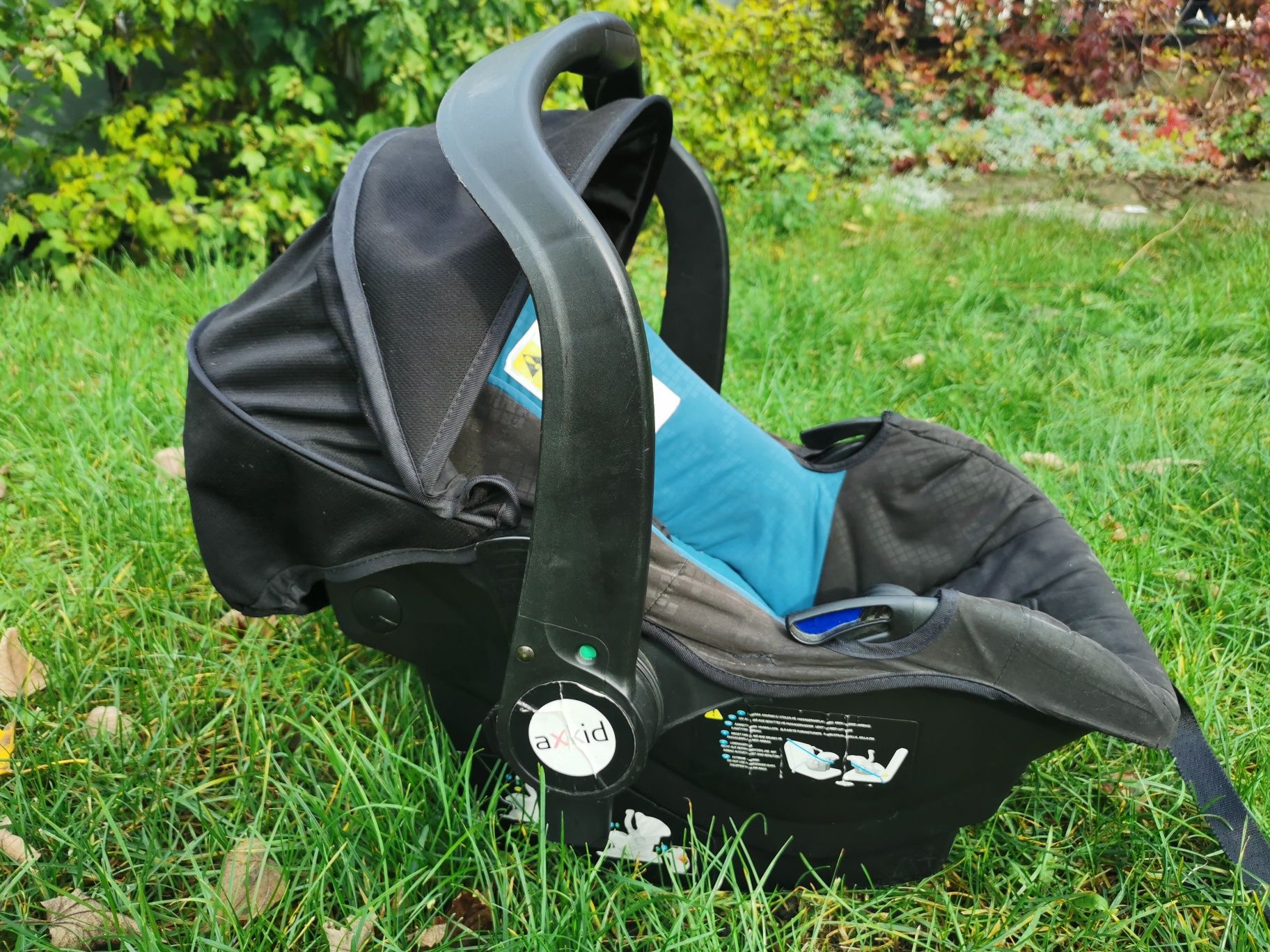 Fotelik samochodowy Axkid babyfix z bazą isofix