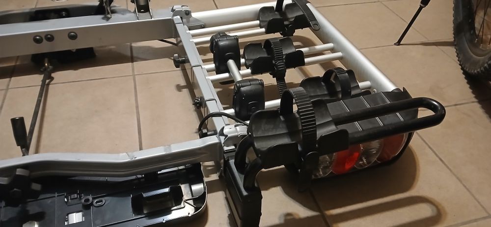 Bagażnik rowerowy na hak Thule 903 na 3 - 4 rowery