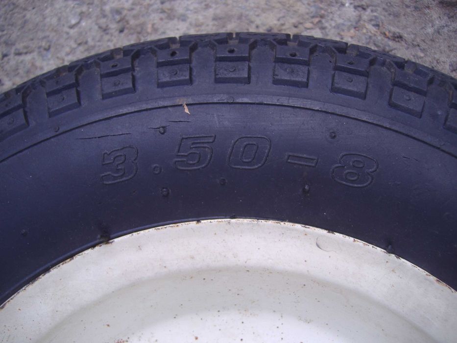 Колесо с надувной шиной 3.50-8 (под ось 20мм) для хозяйственных целей